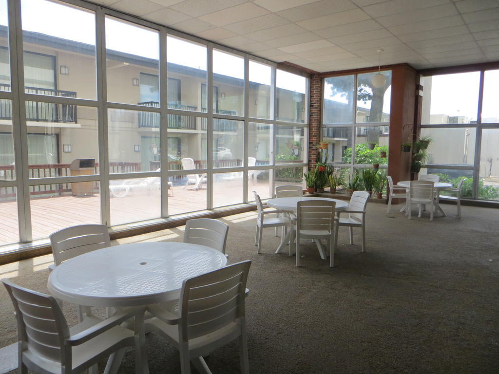 Rodeway Inn Skokie Exteriör bild