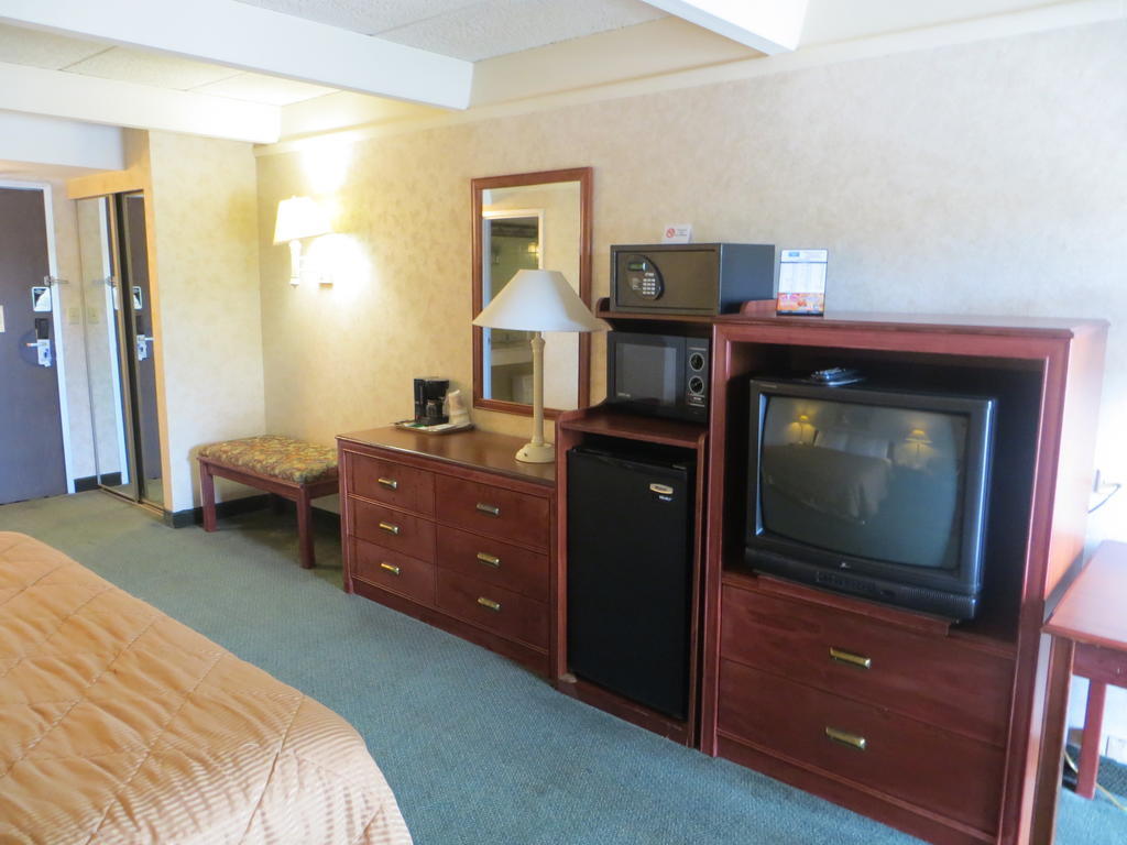 Rodeway Inn Skokie Exteriör bild